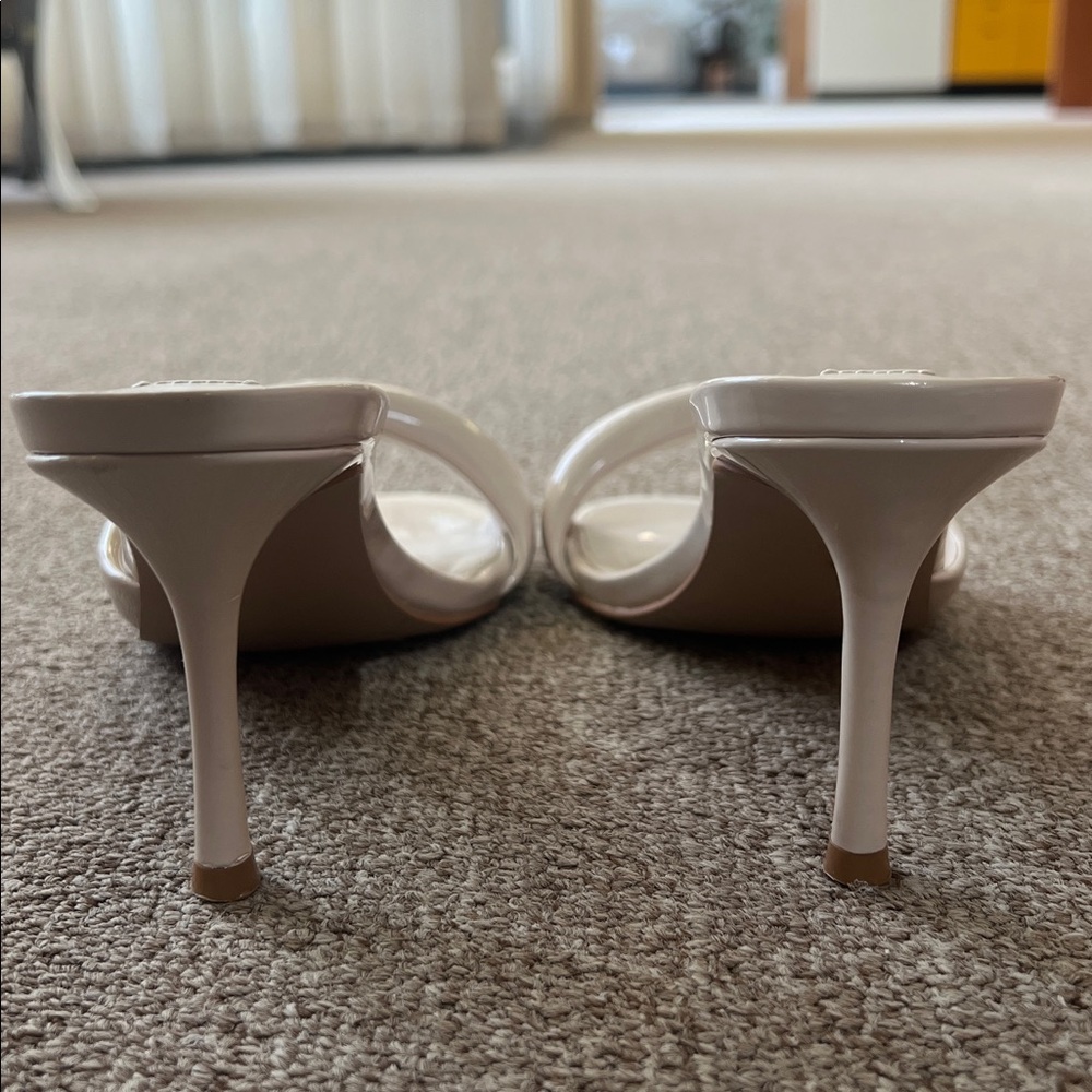 Steve Madden Pennyy Cream Patent Slide Mules size 7 - Picture 4 of 6